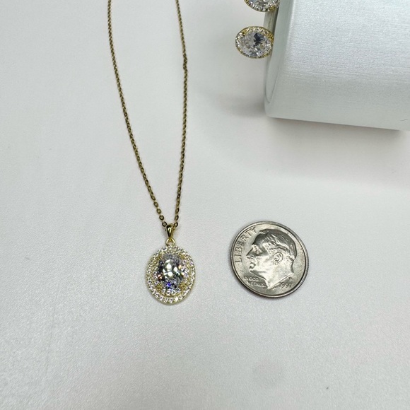 Elegant 18K Gold and Sterling Silver Necklace & Earring Set - Picture 9 of 9